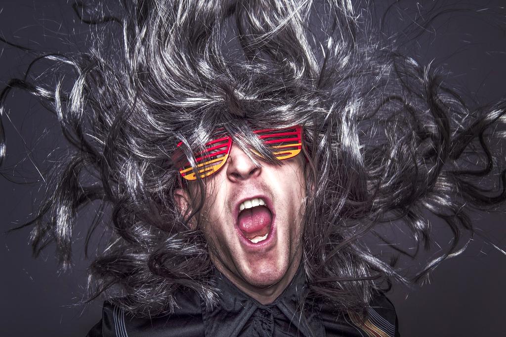 Quantum stage performance with particle effects