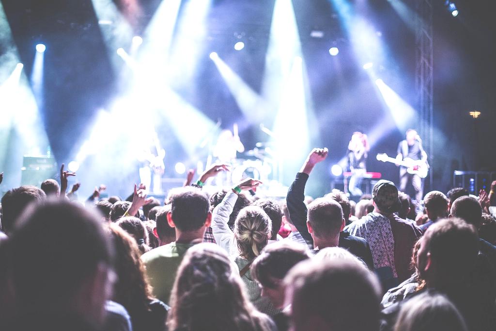 Quantum computing stage with particle effects and holographic displays